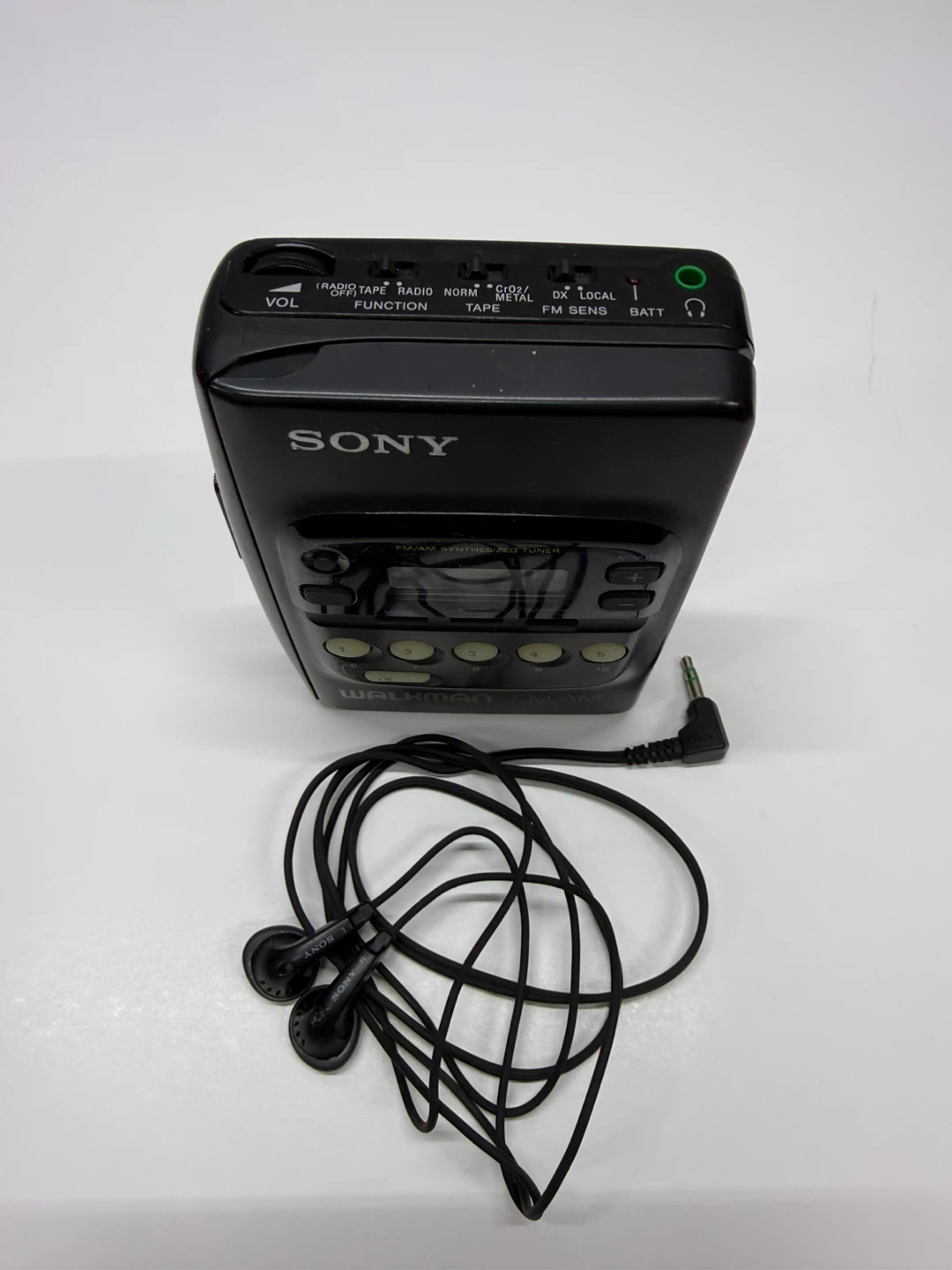 Sony Walkman FM/AM Synthesized Tuner Radio - photo 2