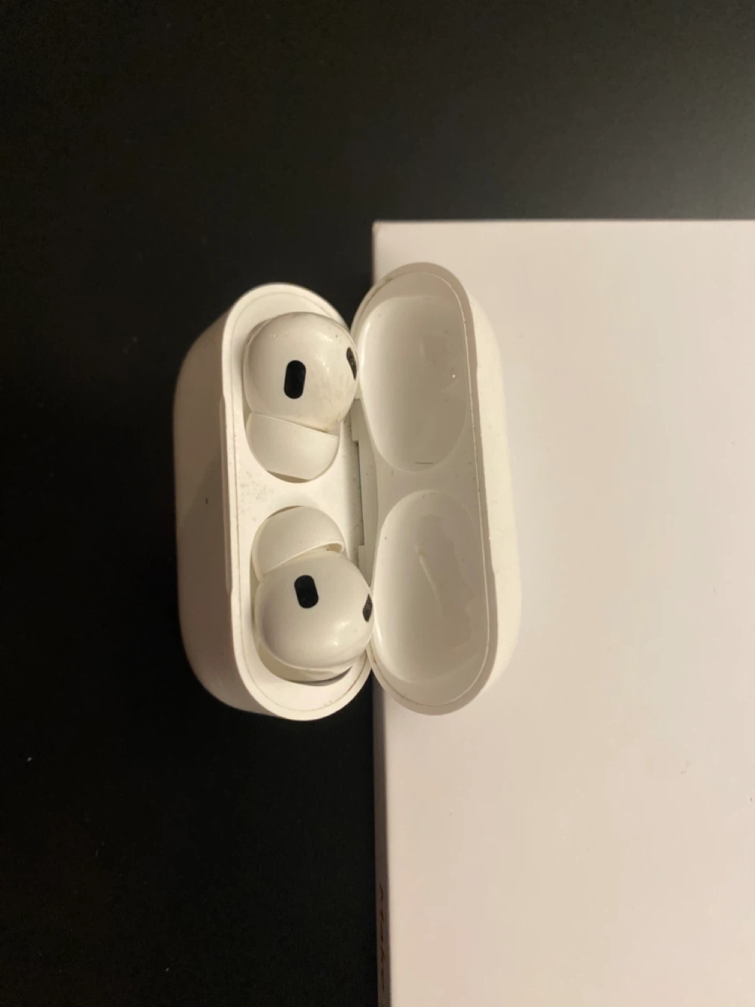 Apple AirPods Pro (2nd generation) with Charging Case - photo 4