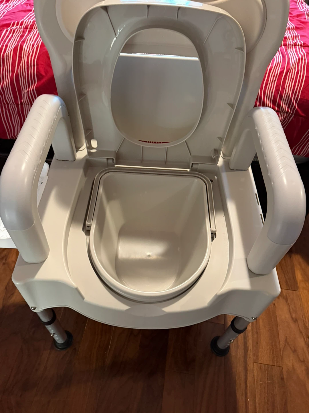 Portable Toilet Commode Chair with Arms
