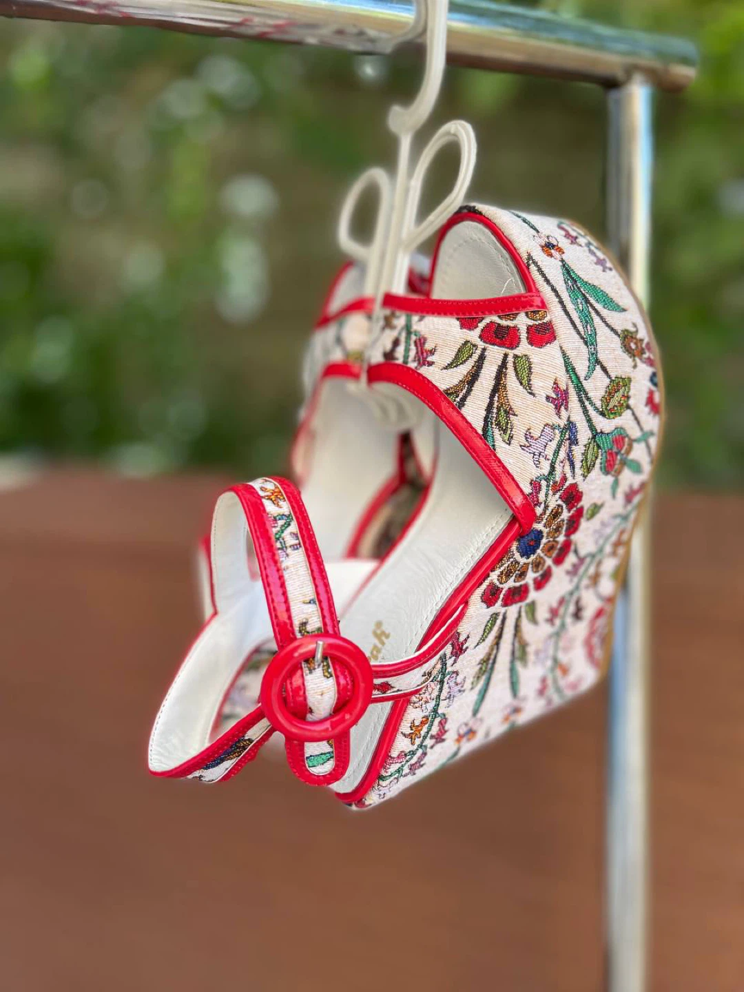 Floral Wedge Sandals - photo 4