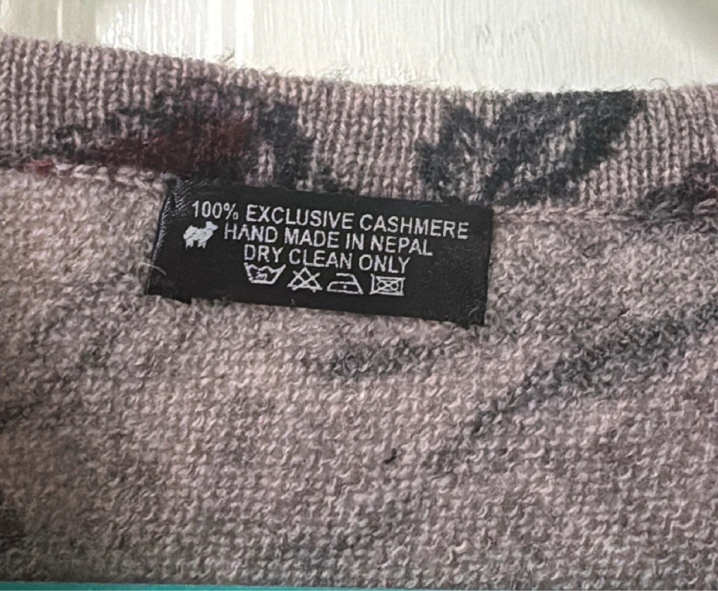 100% Exclusive Cashmere Poncho - photo 3