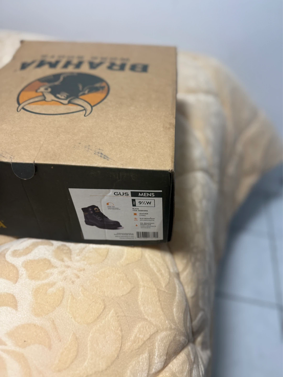 Zapatos puntas de acero.  Nuevos en caja  9y medio - photo 3