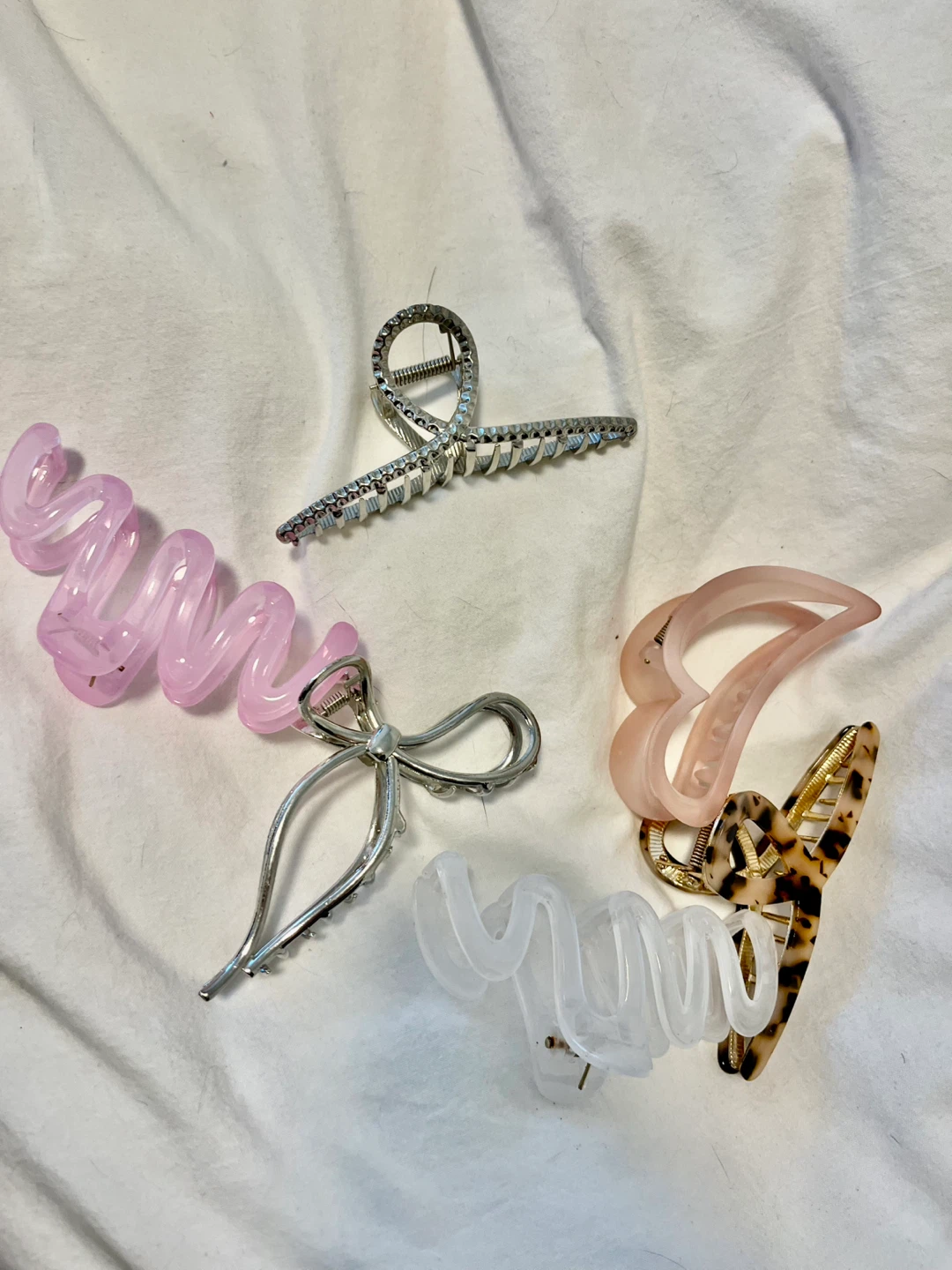 Set of 5 assorted hair claw clips