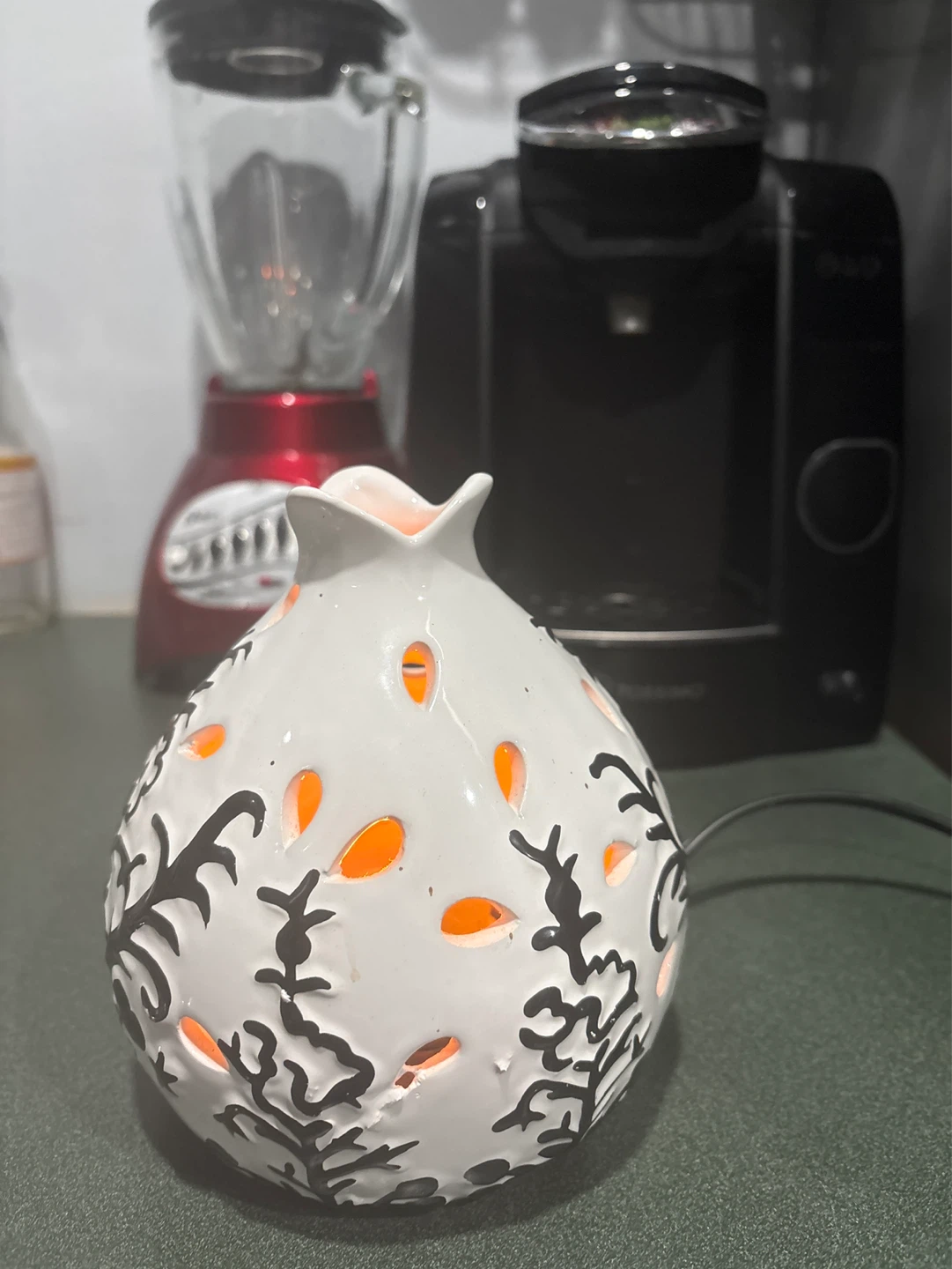 White Ceramic Wax Melter with Cutout Design