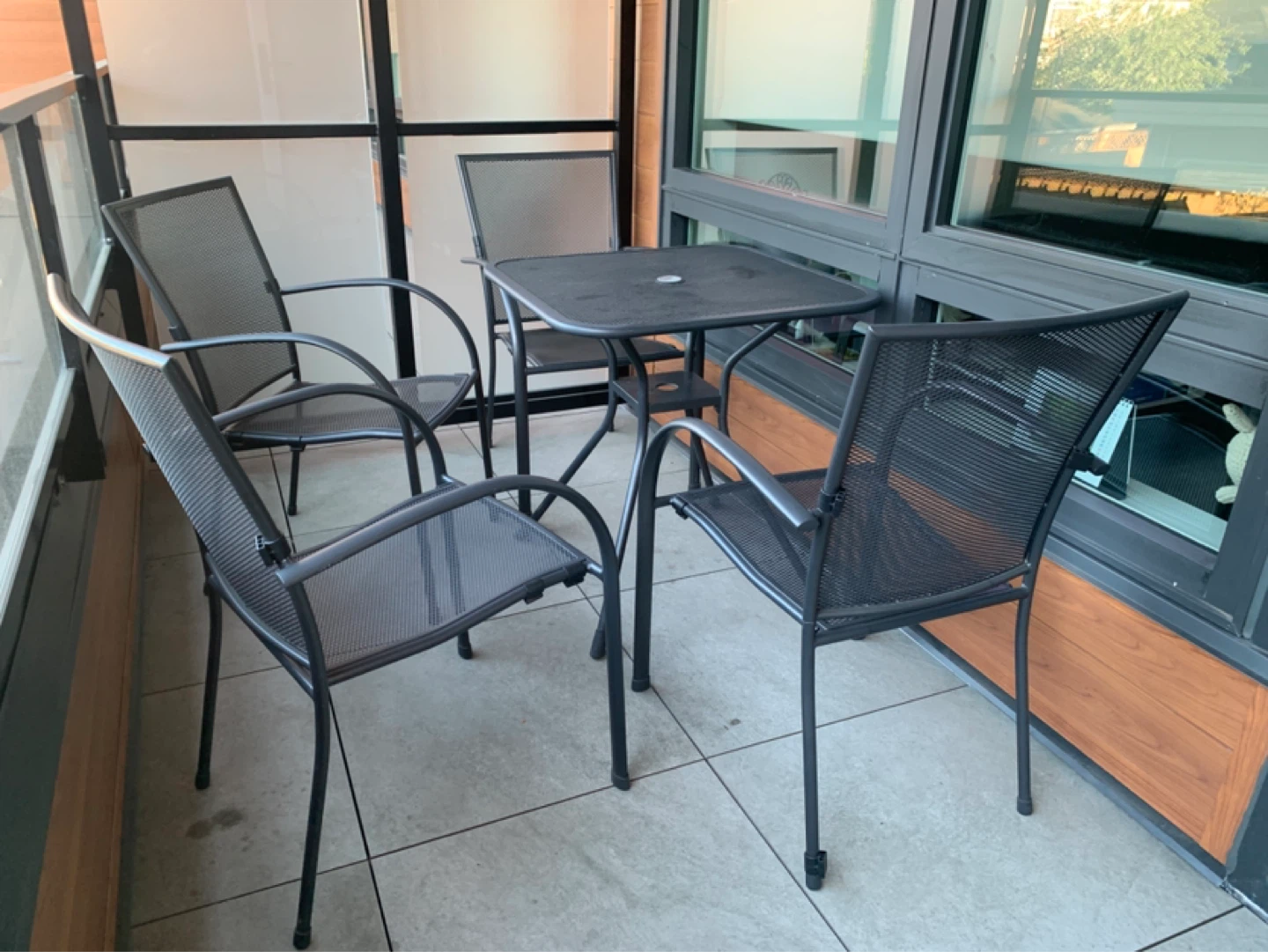 Patio Set - Steel Mesh Table & 4 Chairs