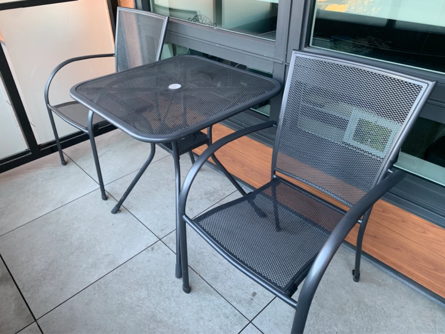 Patio Set - Steel Mesh Table & 4 Chairs - photo 4