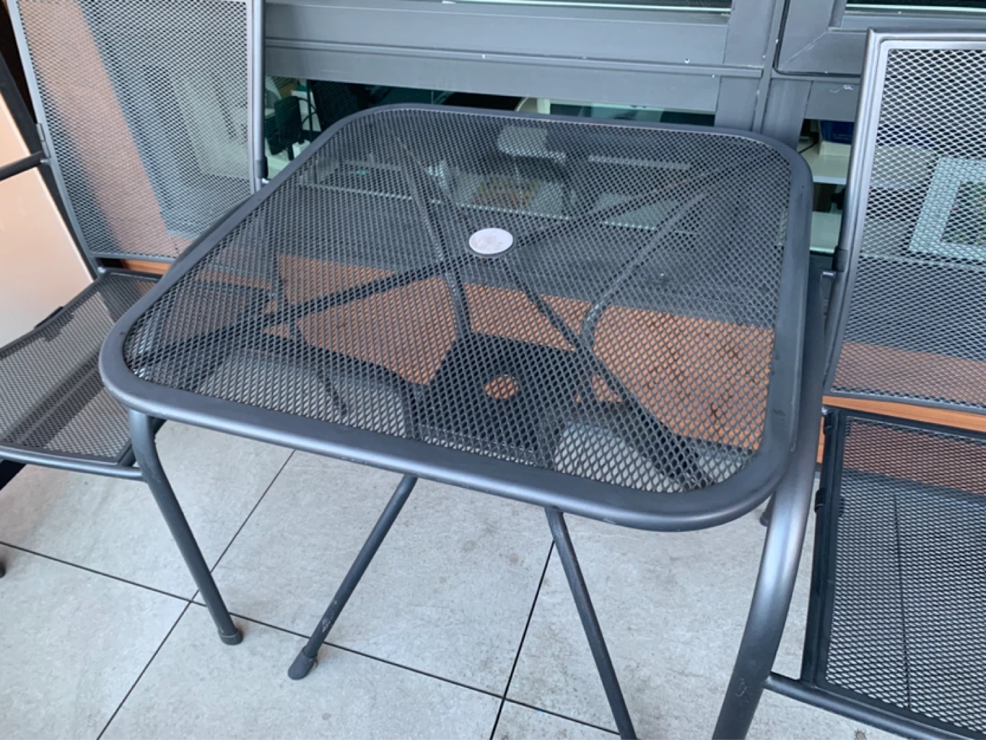 Patio Set - Steel Mesh Table & 4 Chairs - photo 3