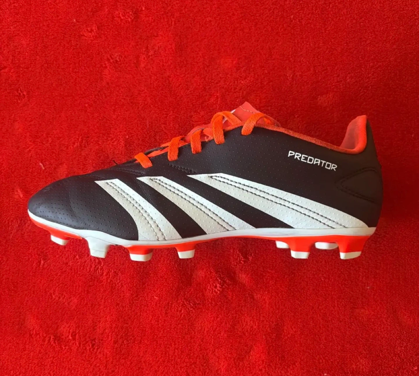 Kids soccer shoes. - photo 5