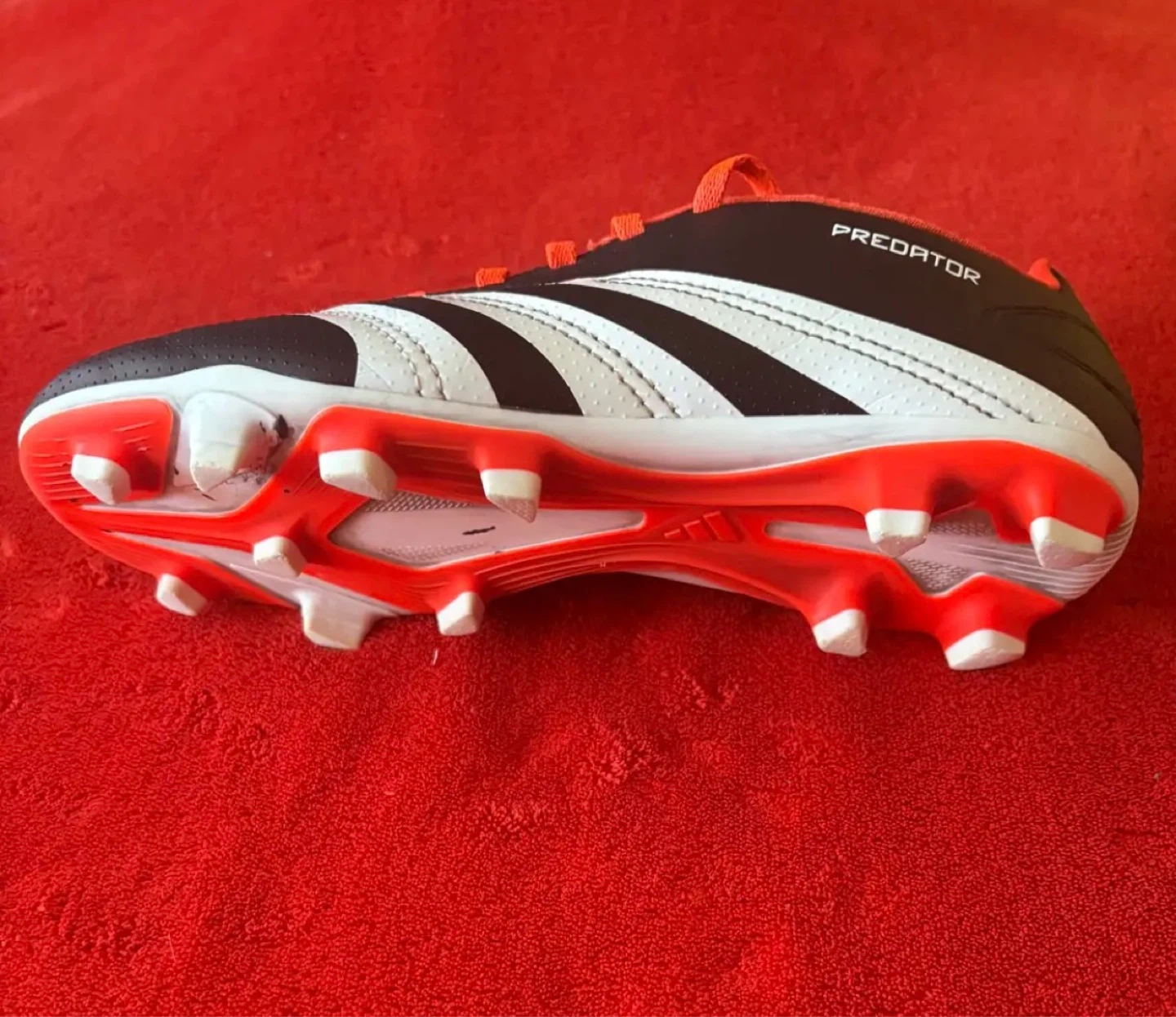 Kids soccer shoes. - photo 4