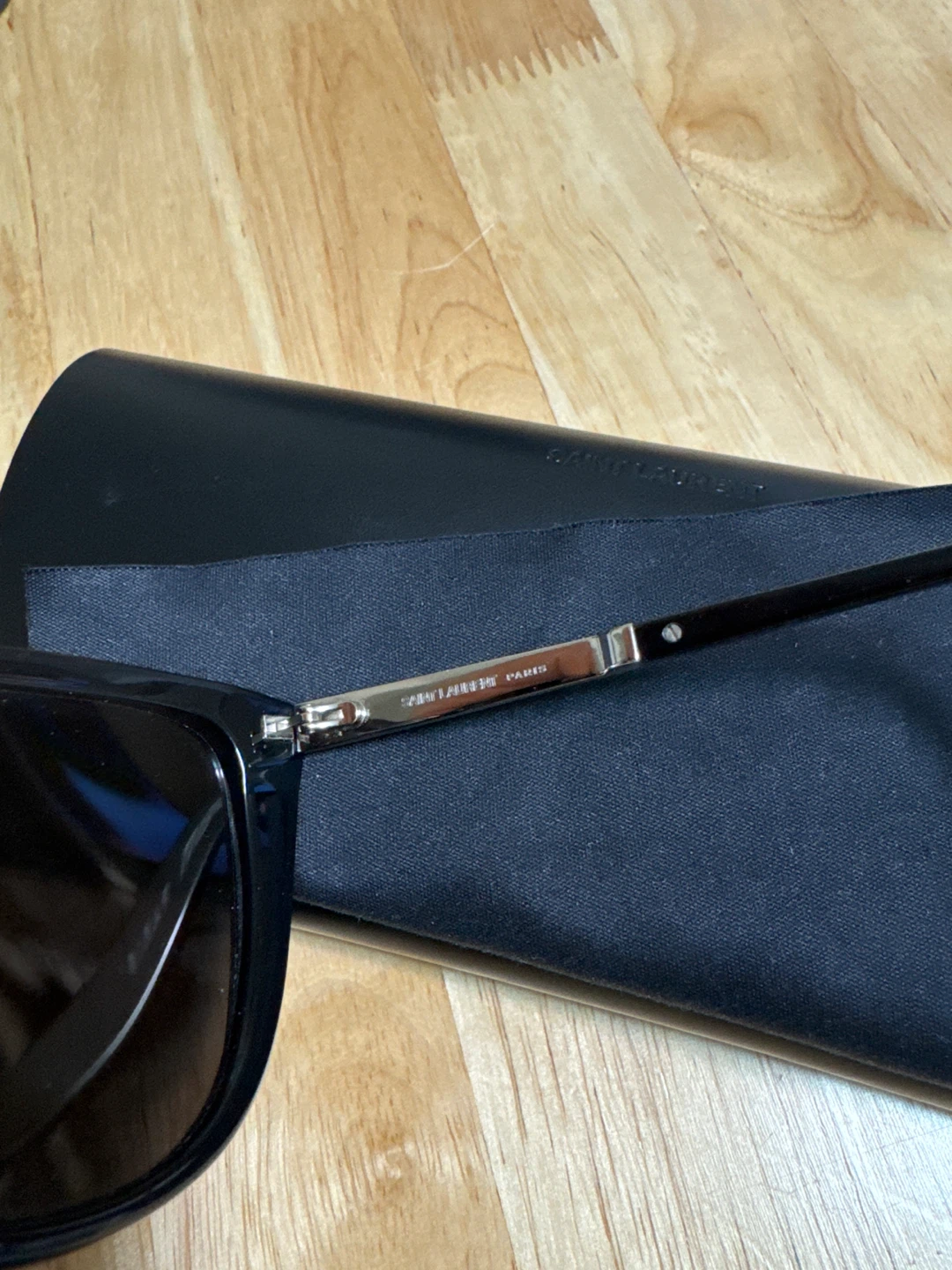 Saint Laurent Black Cat-Eye Sunglasses model: SL M70 - photo 2