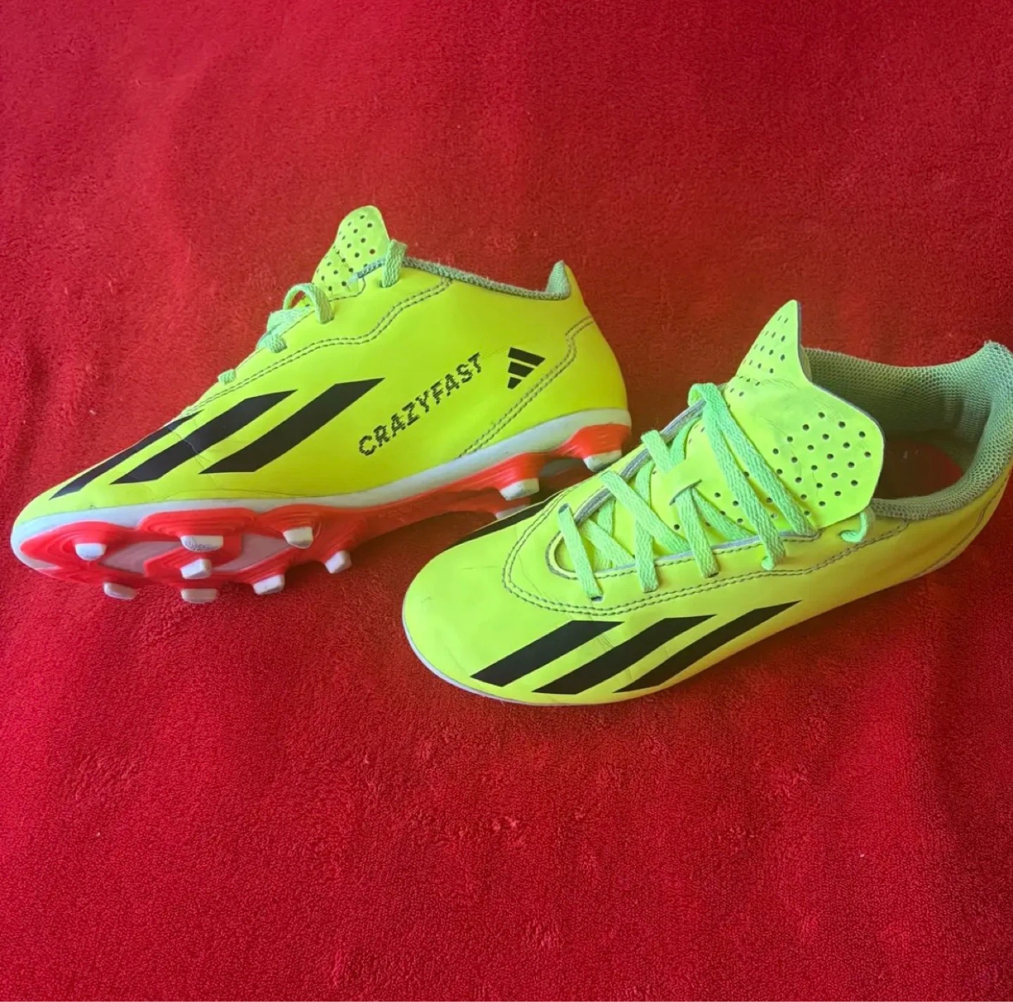 Soccer shoes