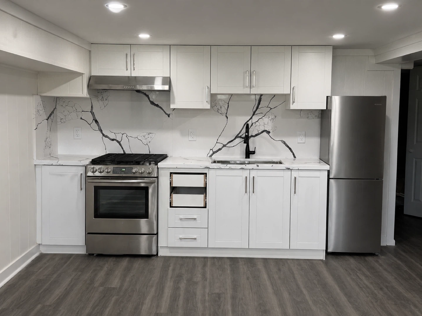 Modern Basement Apartment with Kitchenette and Full Bathroom