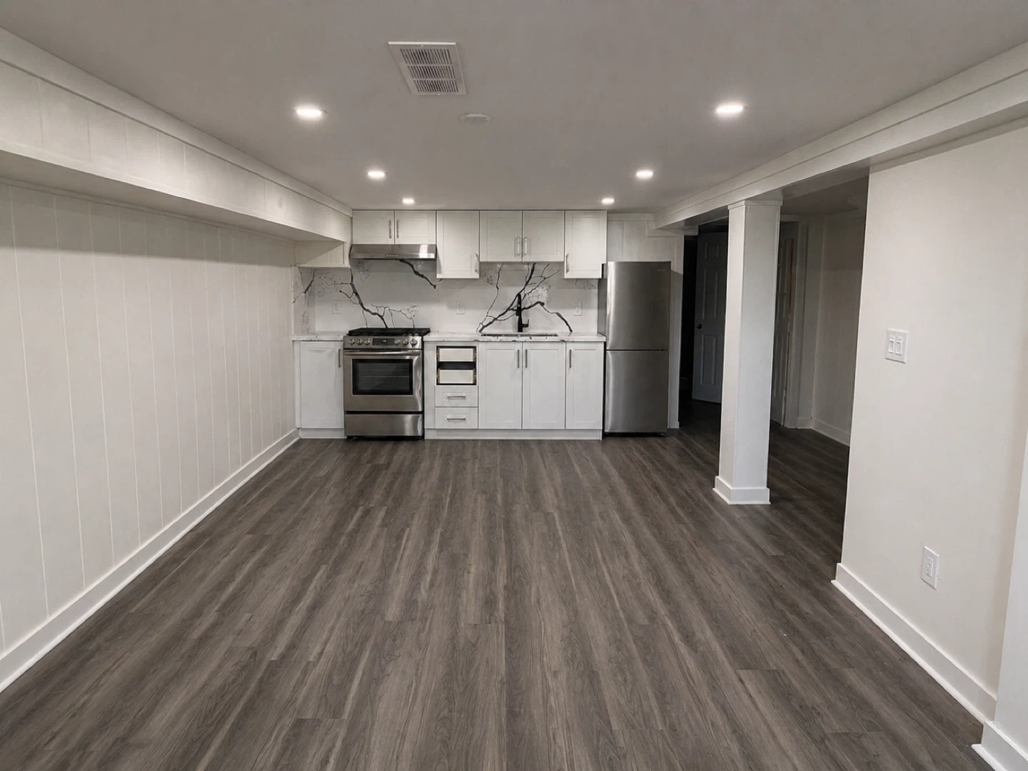 Modern Basement Apartment with Kitchenette and Full Bathroom - photo 3