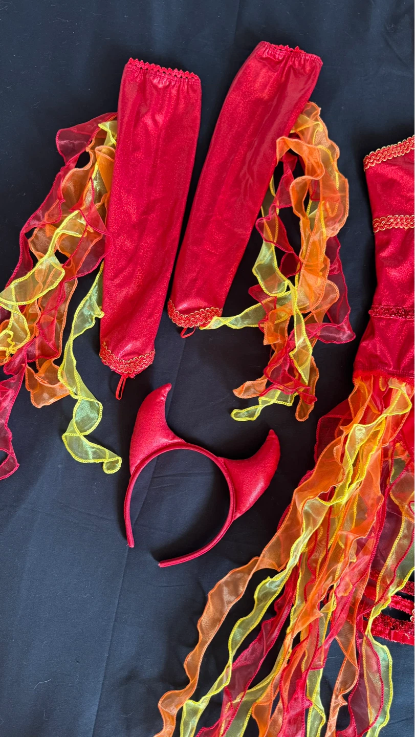 Fashion Nova 4 Piece Devil Costume — Small - photo 4