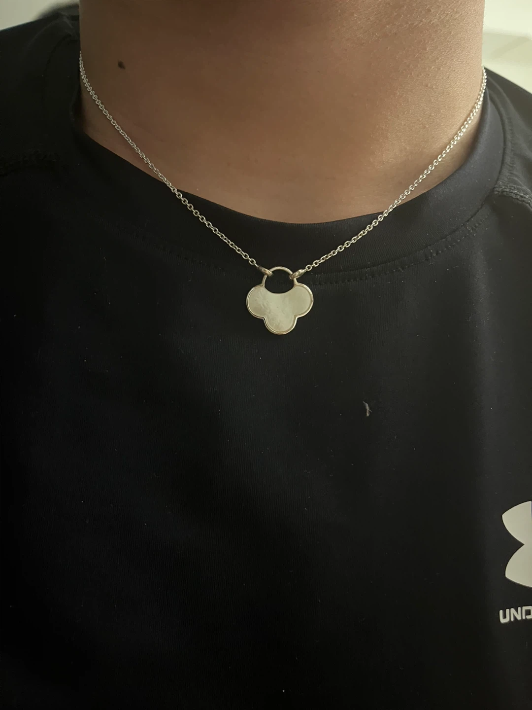 Silver Clover Pendant Necklace - photo 3