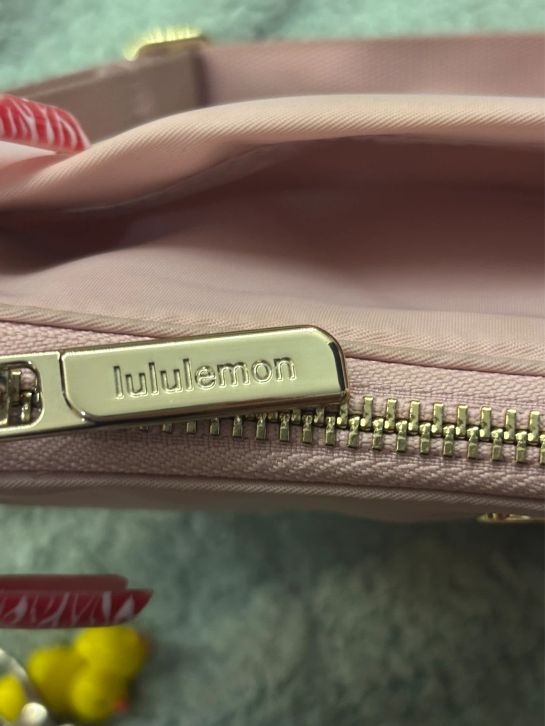 Lululemon Pink Small Shoulder Bag - photo 3