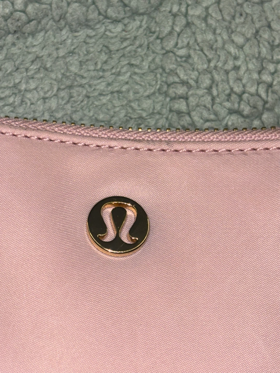 Lululemon Pink Small Shoulder Bag - photo 2