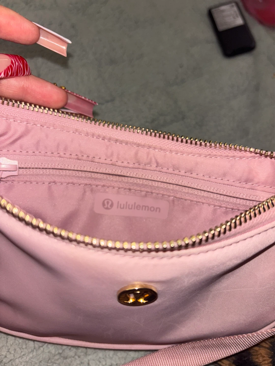Lululemon Pink Small Shoulder Bag - photo 4