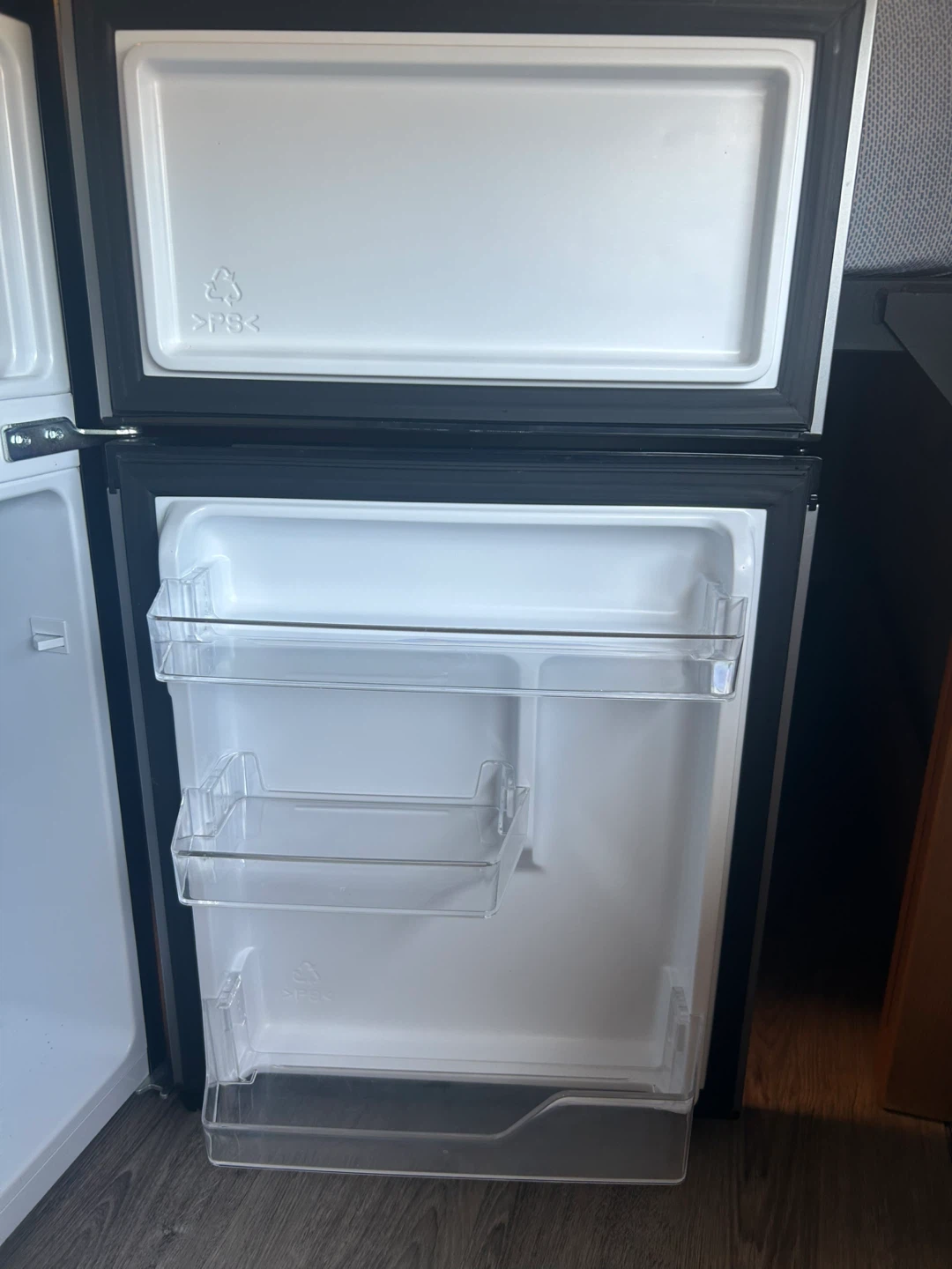 Hisense Mini Fridge - photo 2
