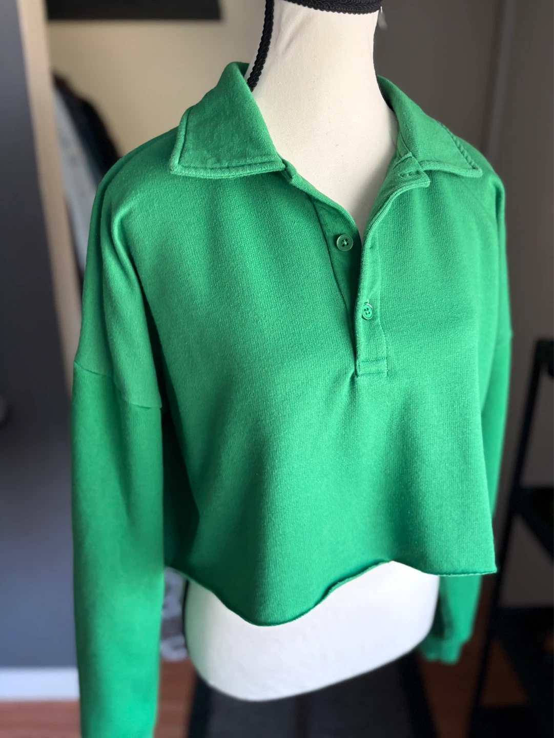 Sunday Best Green Cropped Collared Sweatshirt - photo 2