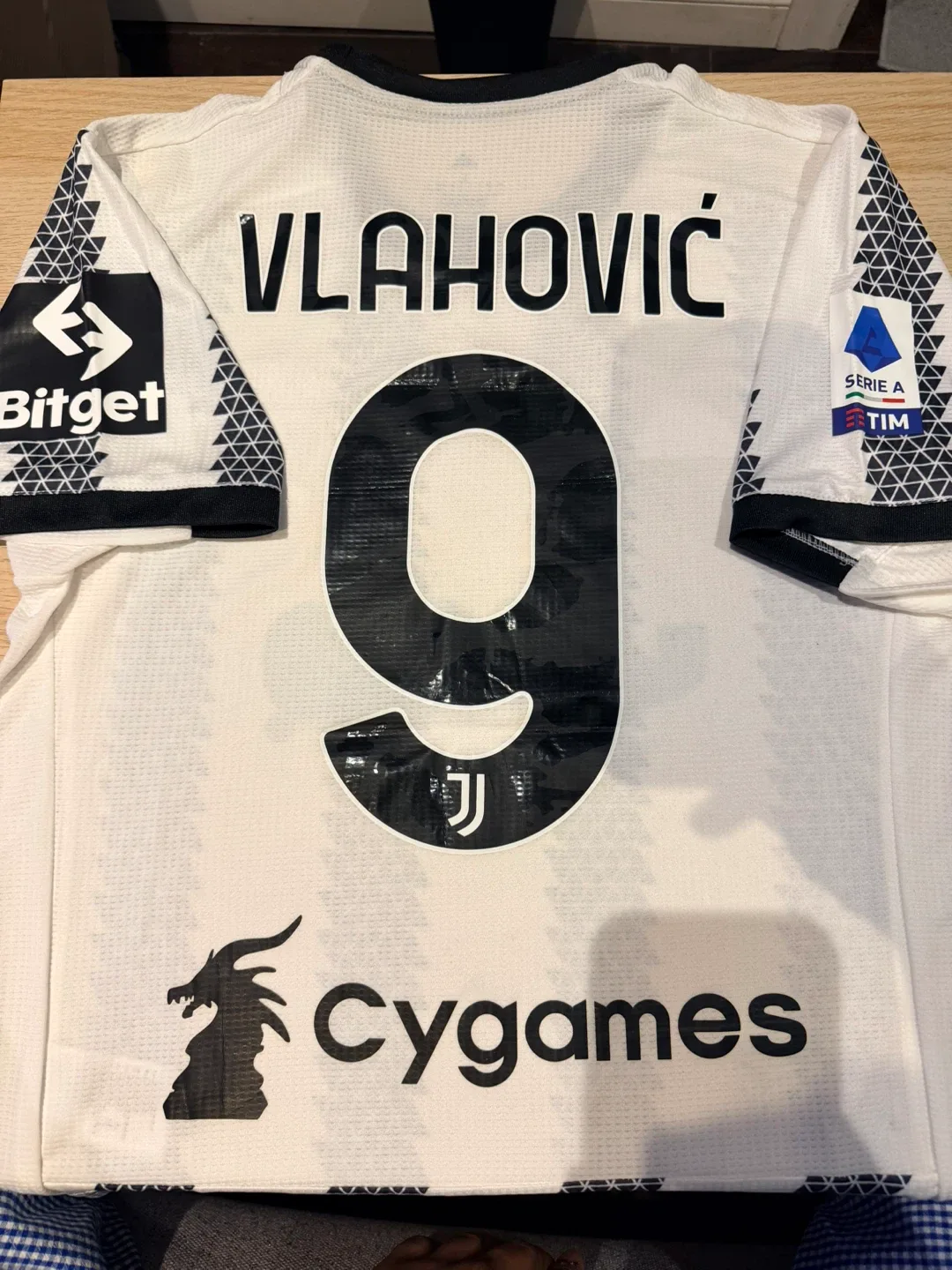 Adidas Juventus Vlahovic #9 Jersey - Size L - photo 2