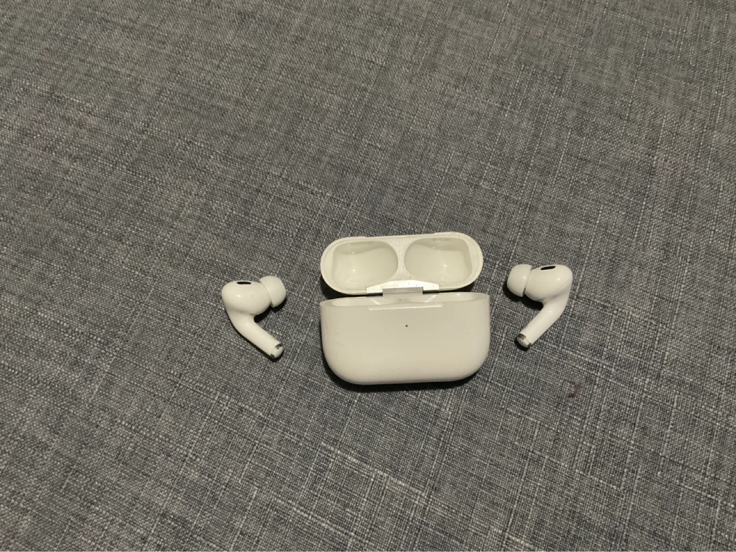 Apple AirPods Pro (1st Gen) with Charging Case