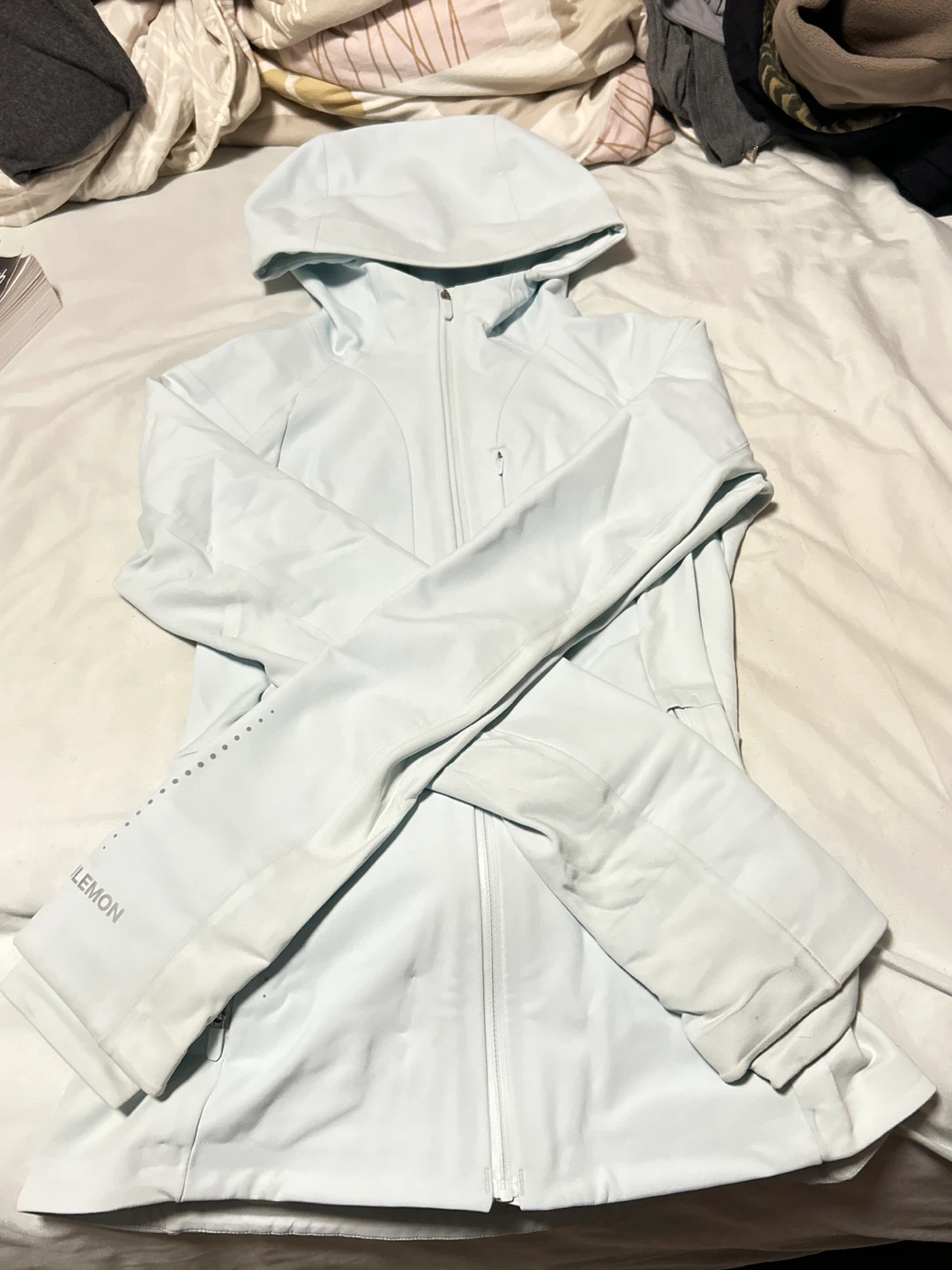 Lululemon Hooded Windbreaker - photo 2