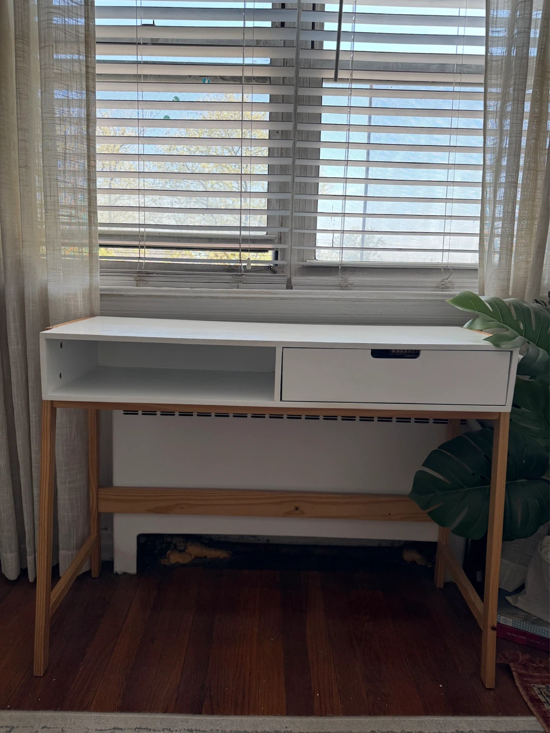 Home Office Writing Desk /  Work Desk - White with Wooden legs - photo 2