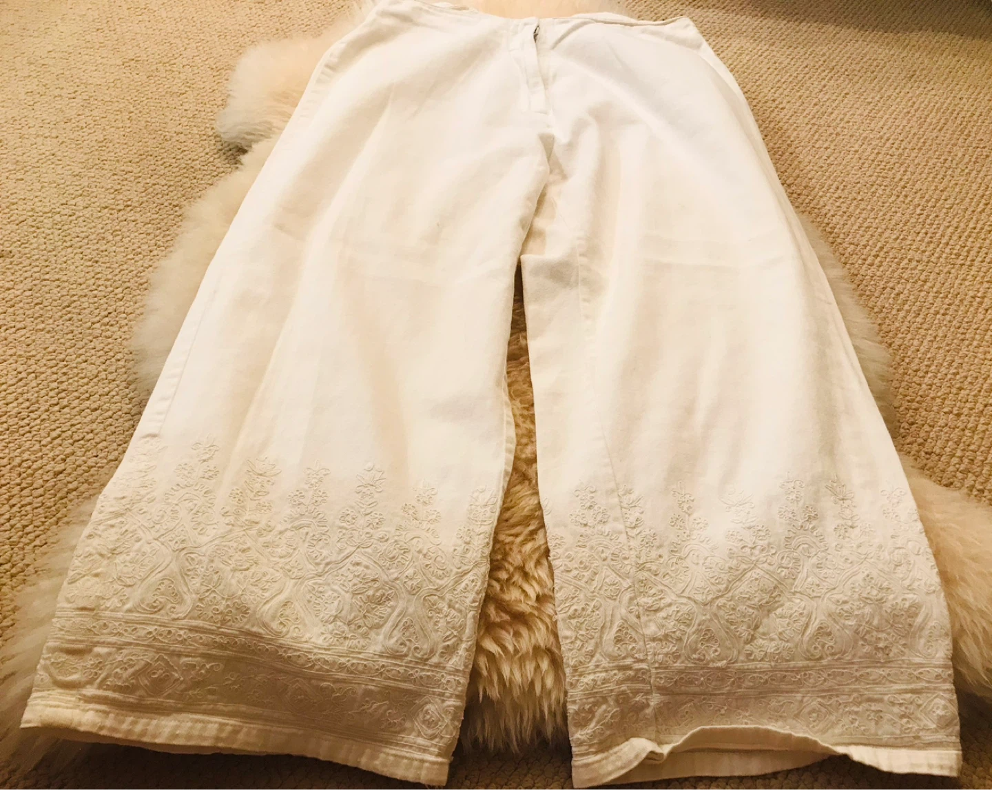 White Embroidered Cropped Pants - photo 5
