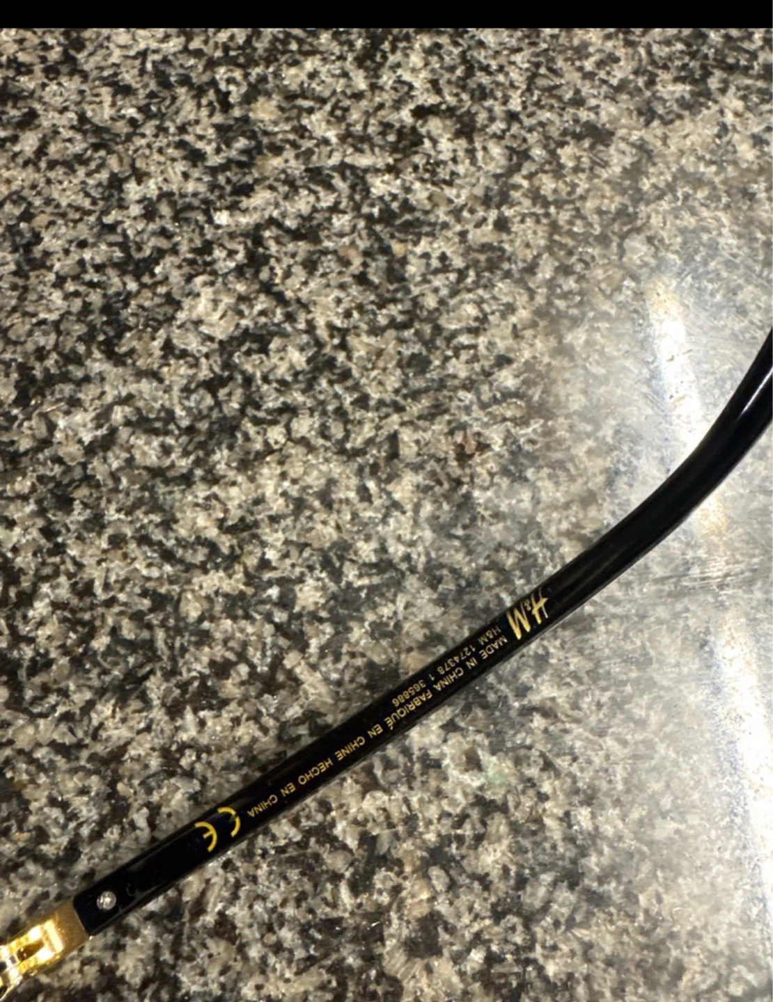 H&M Black Oval Sunglasses - photo 2