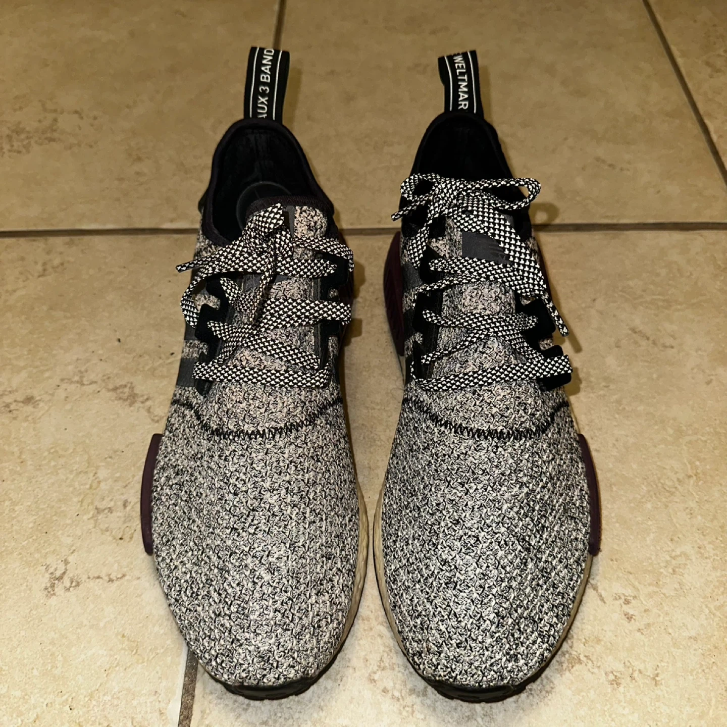 Adidas NMD R1 Shoes 9.5 US - photo 2