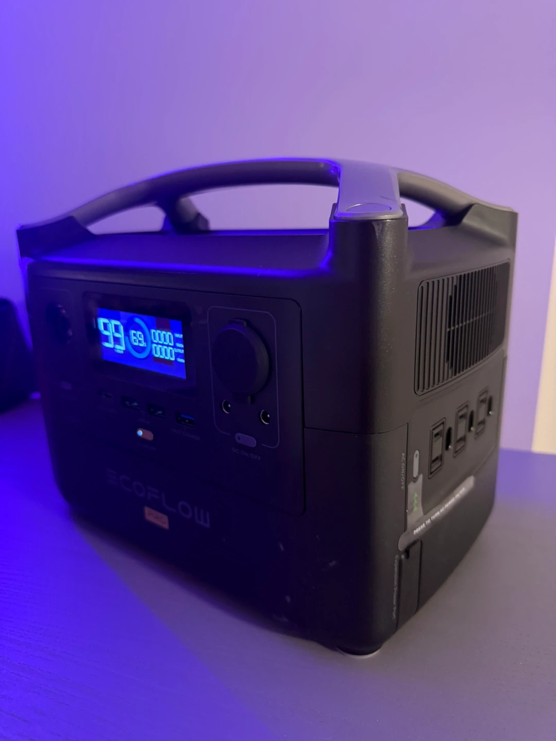 EcoFlow RIVER Pro Portable Power Station Like New - photo 4
