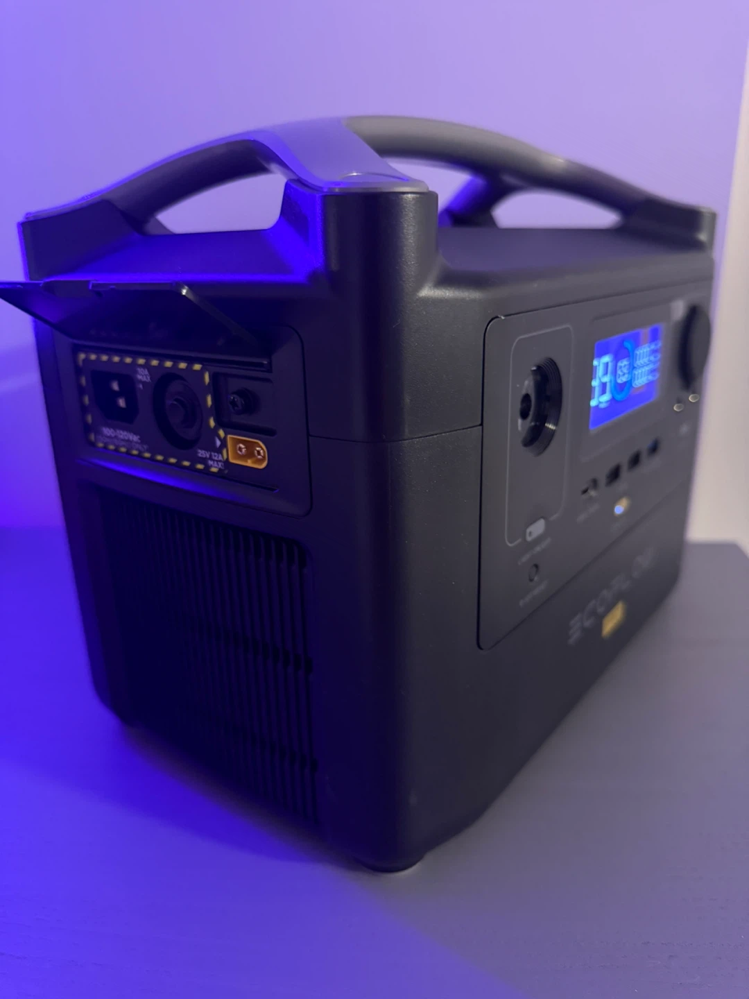 EcoFlow RIVER Pro Portable Power Station Like New - photo 3