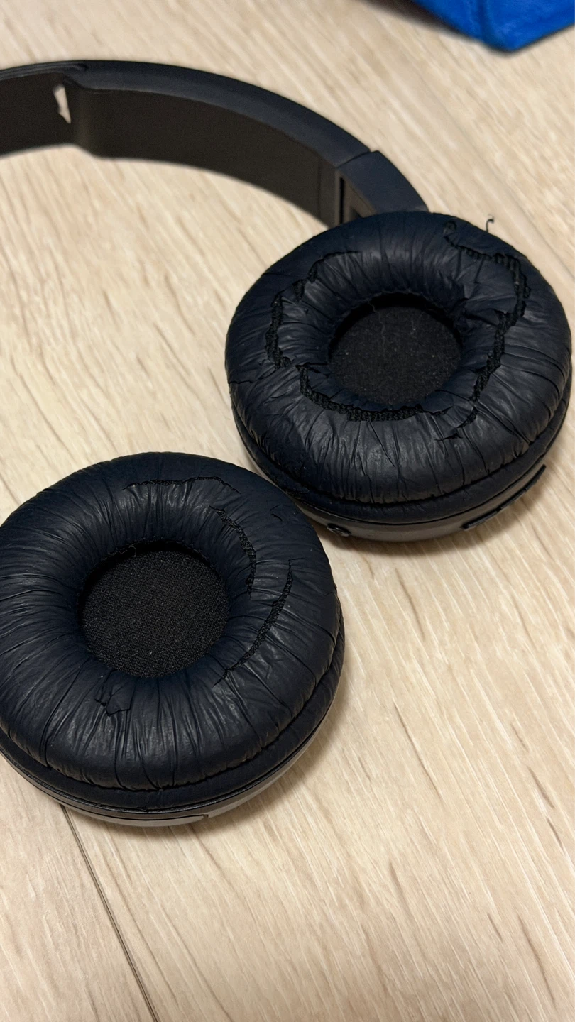 JBL Tune Black On-Ear Headphones - photo 3