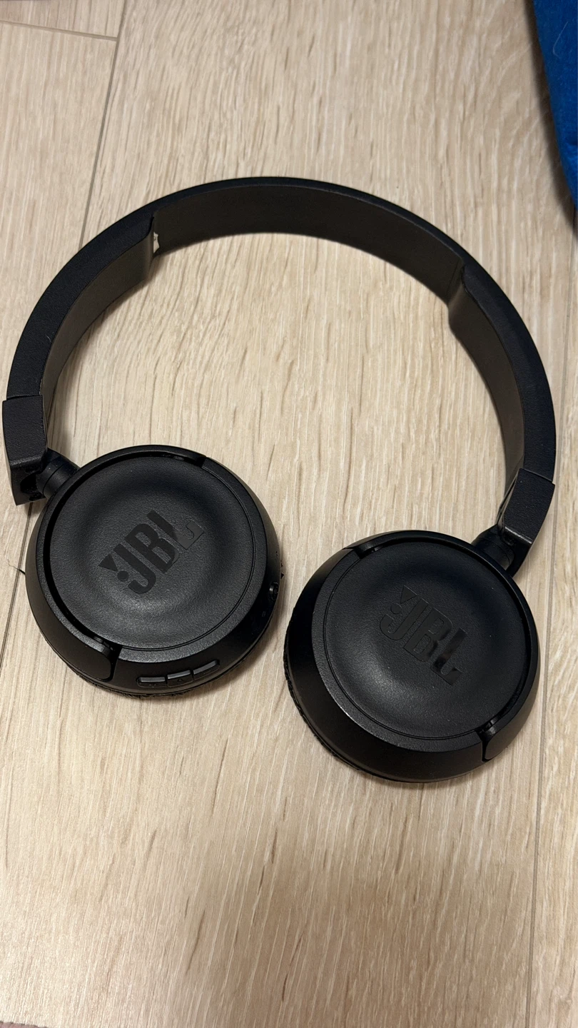 JBL Tune Black On-Ear Headphones