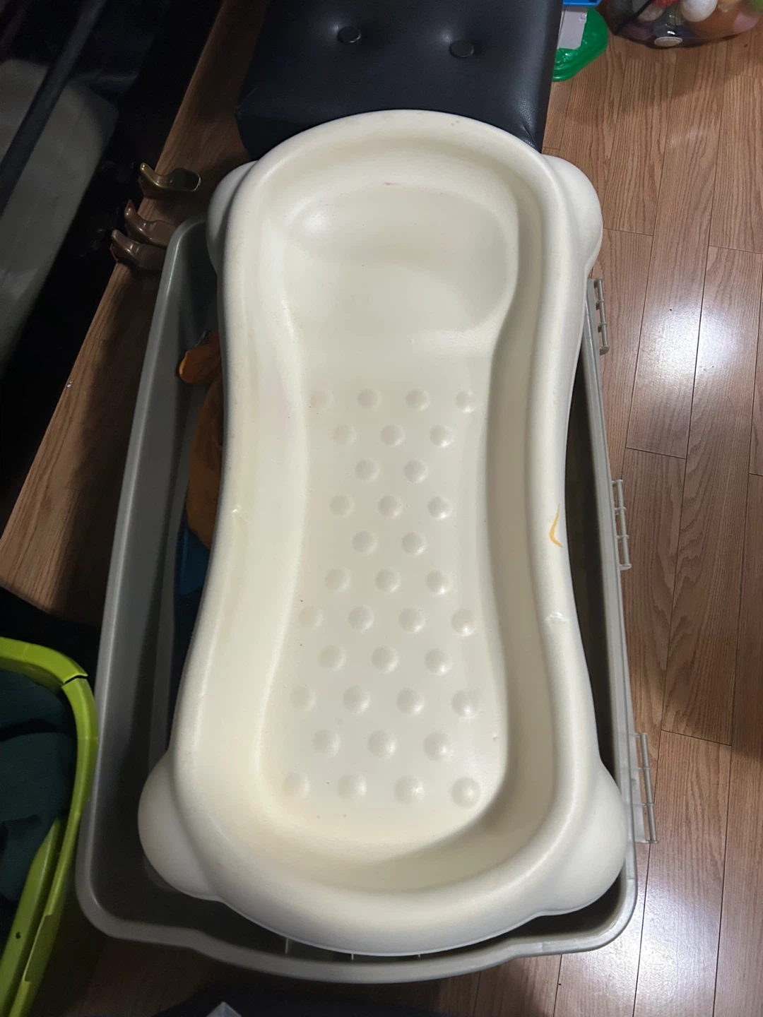 White Baby Foam Bathtub Support