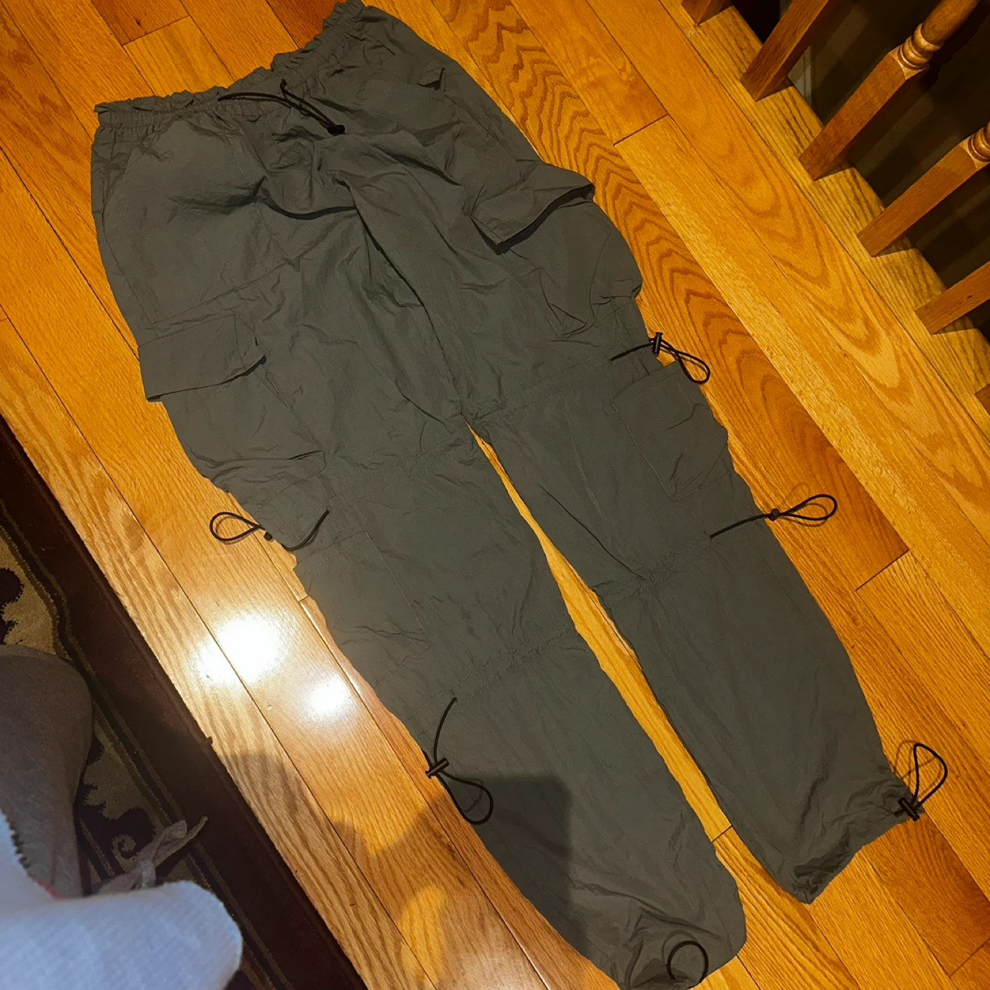 Grey Cargo Pants with Drawstring Cuffs xs