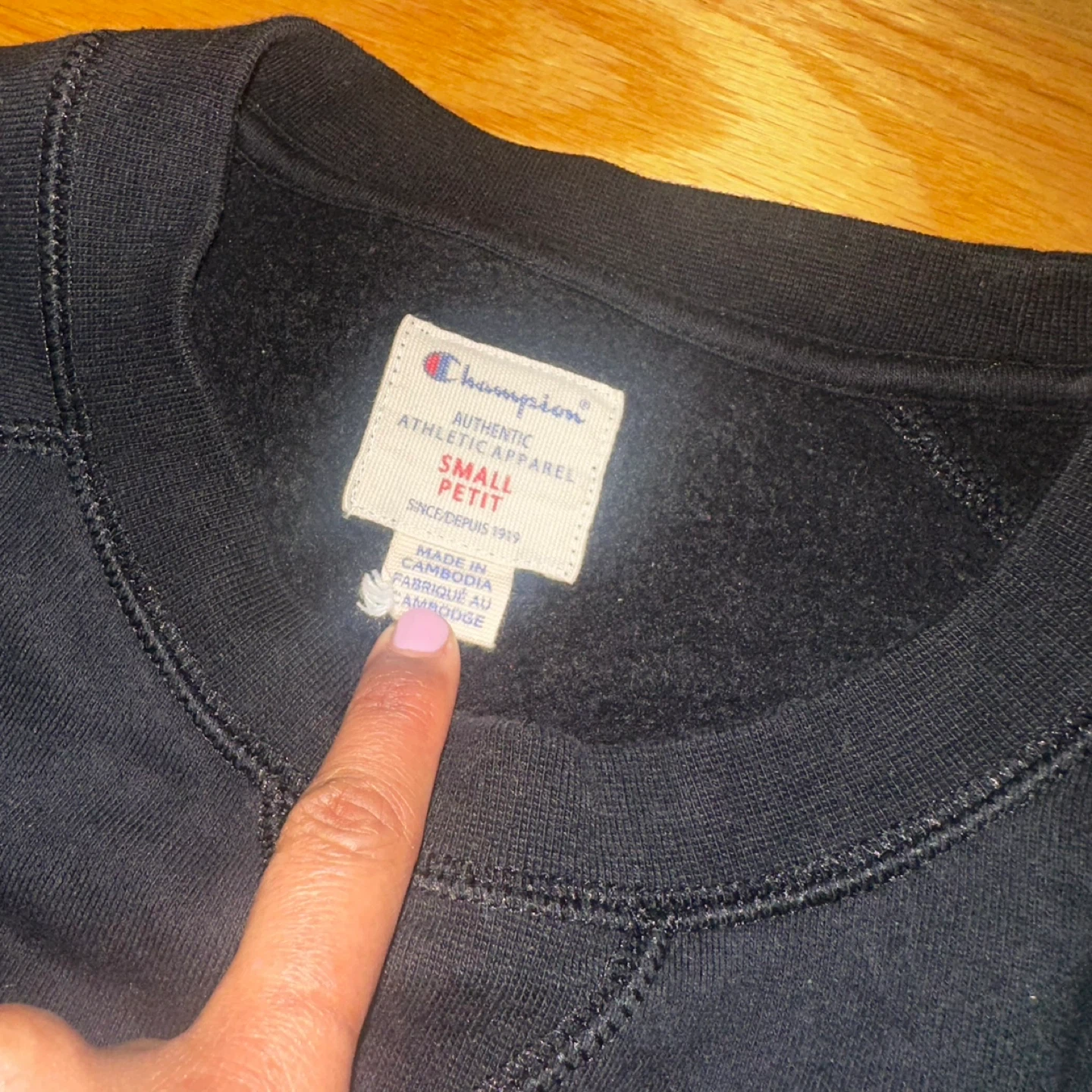 Champion Black Crewneck Sweatshirt - Small Petit - photo 3