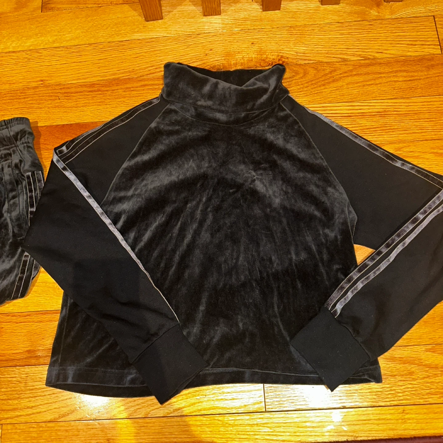 Velour Tracksuit Set - Black small - photo 4