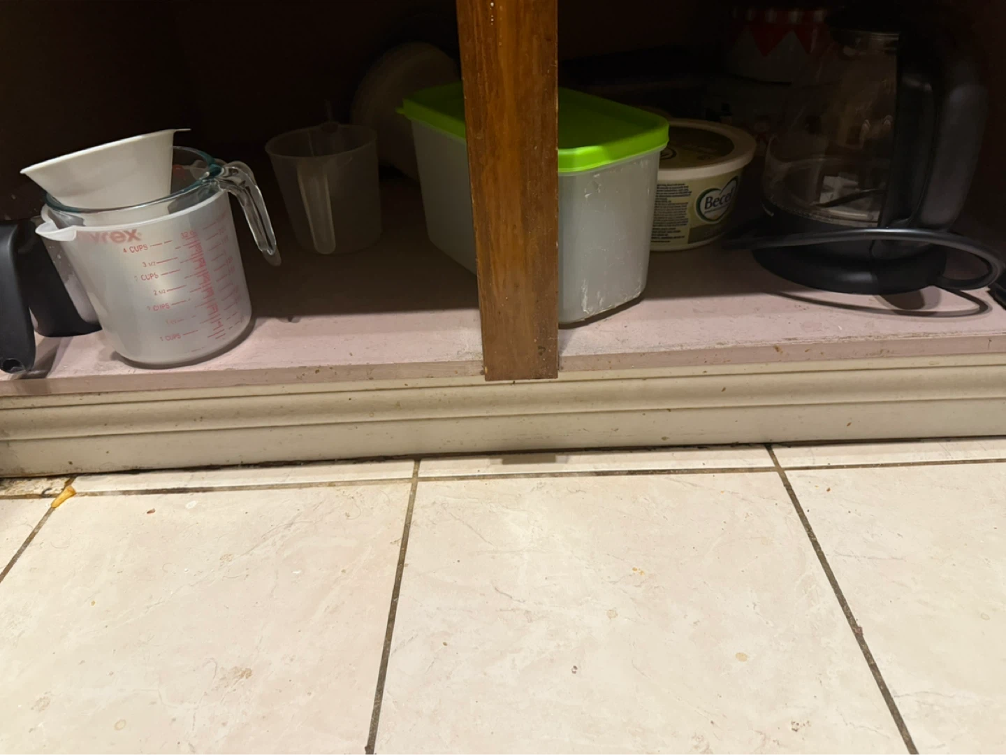 Assorted Kitchenware Set