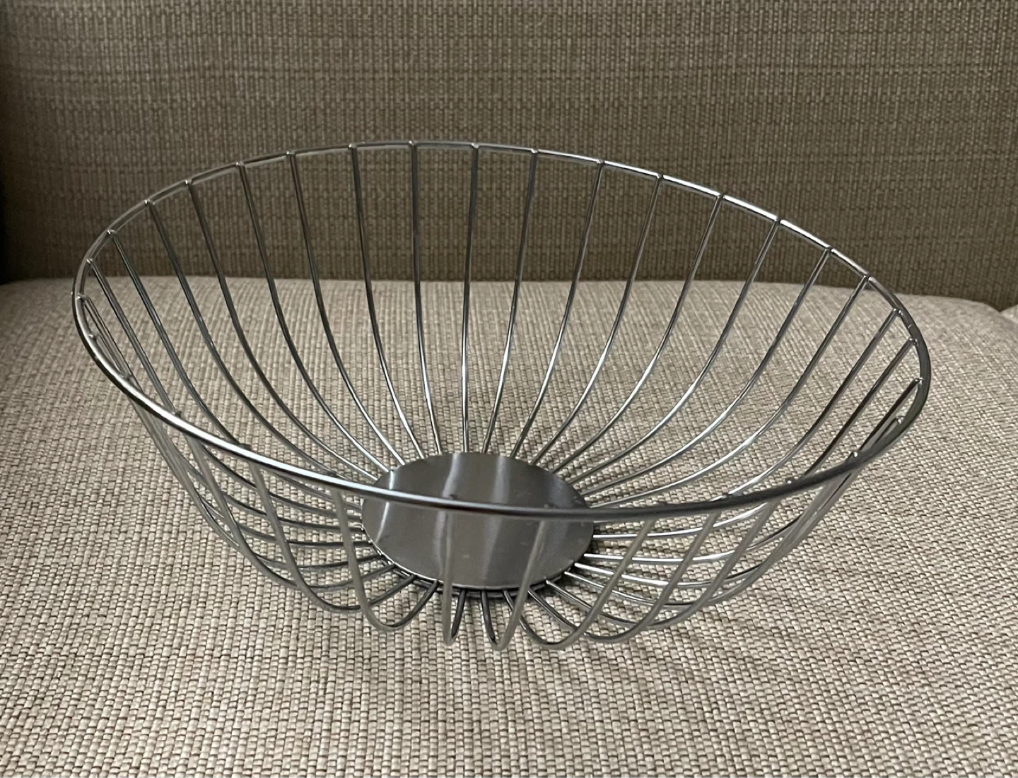 🌱 Brand New Large Modern Silver Wire Fruit/Vegetable Bowl - photo 2