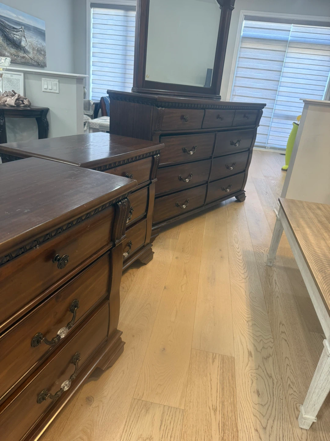 Queen Dark Wood bedroom Set - photo 3