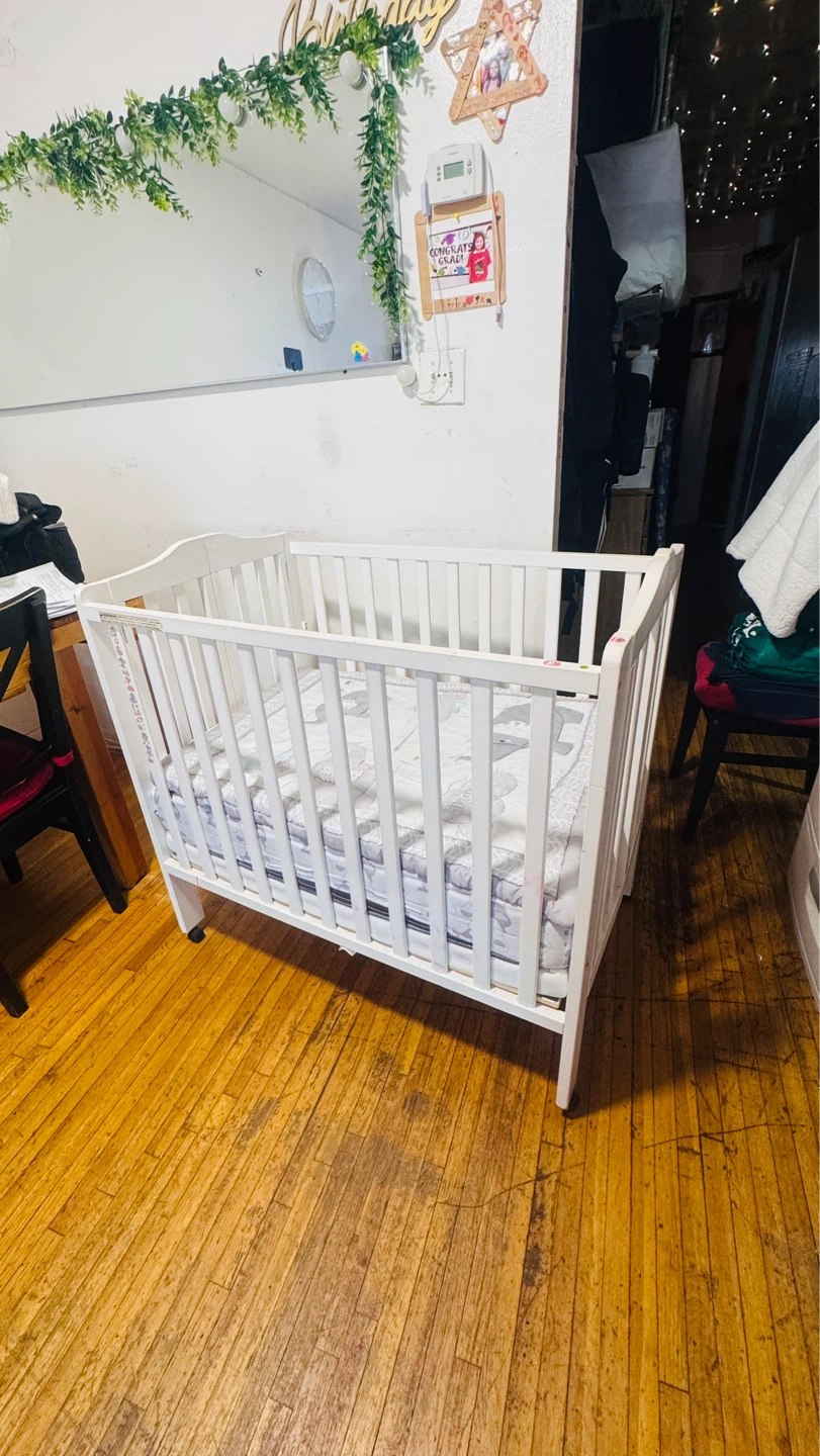 White Baby Crib with Mattress - photo 2