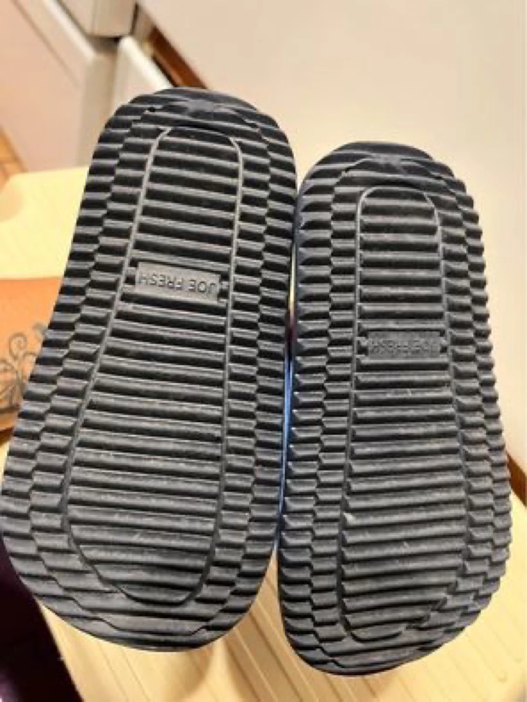 Joe Fresh kid Blue Shark Slides ~ Size 8 - photo 3
