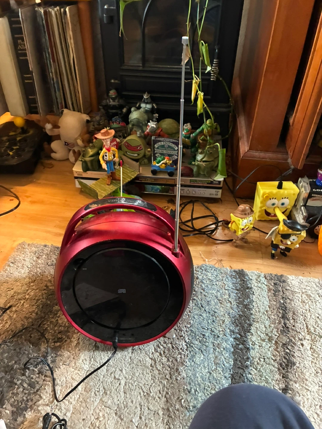 Insignia boombox with fm radio and cd player - photo 2