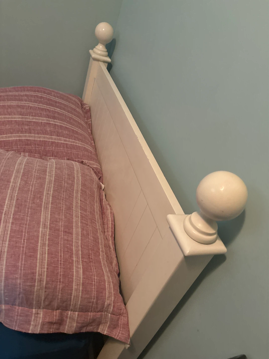 Twin bed and box spring. with wood frame - photo 2