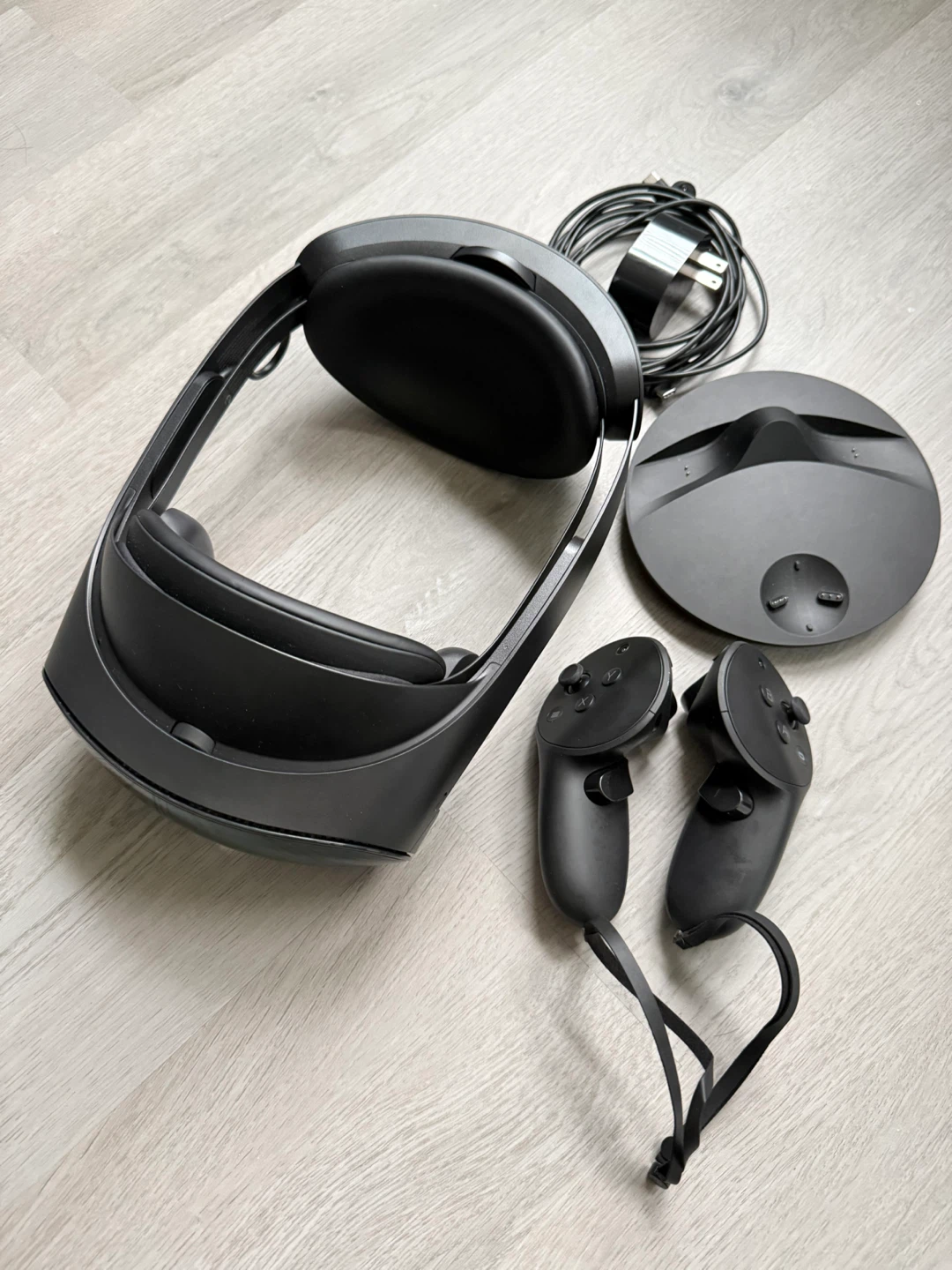Meta Quest Pro VR Headset with Controllers