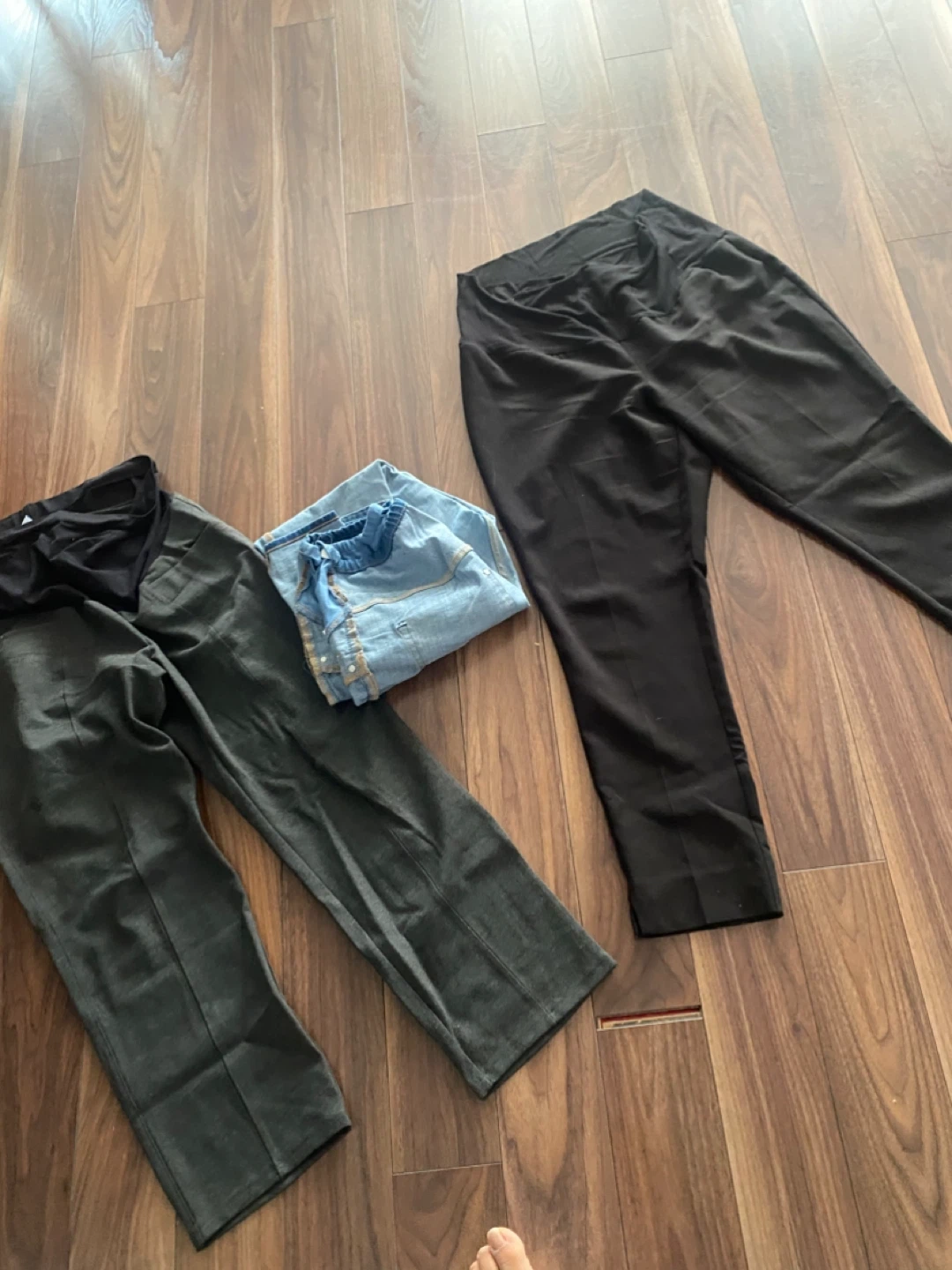 Maternity clothes - photo 2
