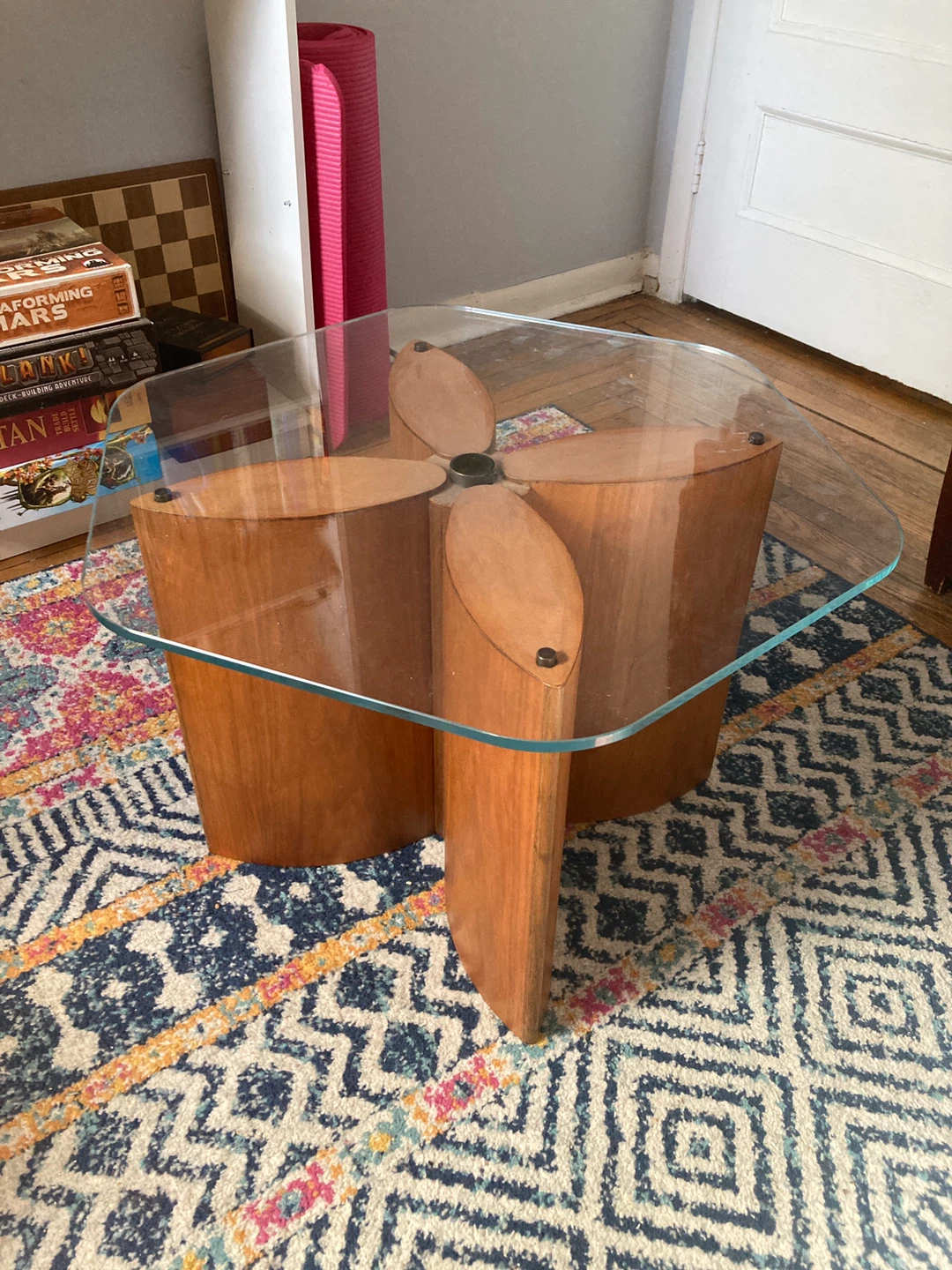 Glass and wood coffee table 🌱