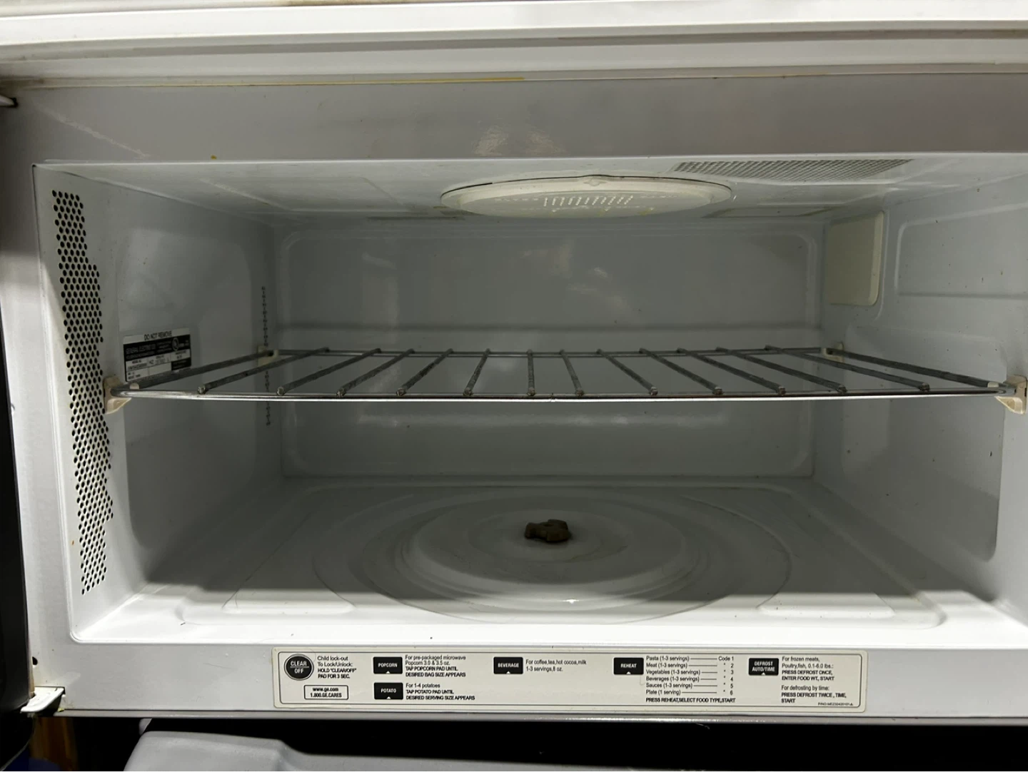 GE Above the Cooktop Microwave Oven JVM1540 - photo 2